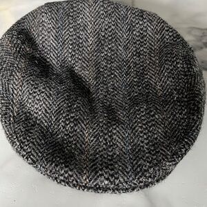 VNTG GENTS 100% WOOL HAND WOVEN  HARRIS TWEED FLAT CAP / DRIVING HAT  FROM SCOTL